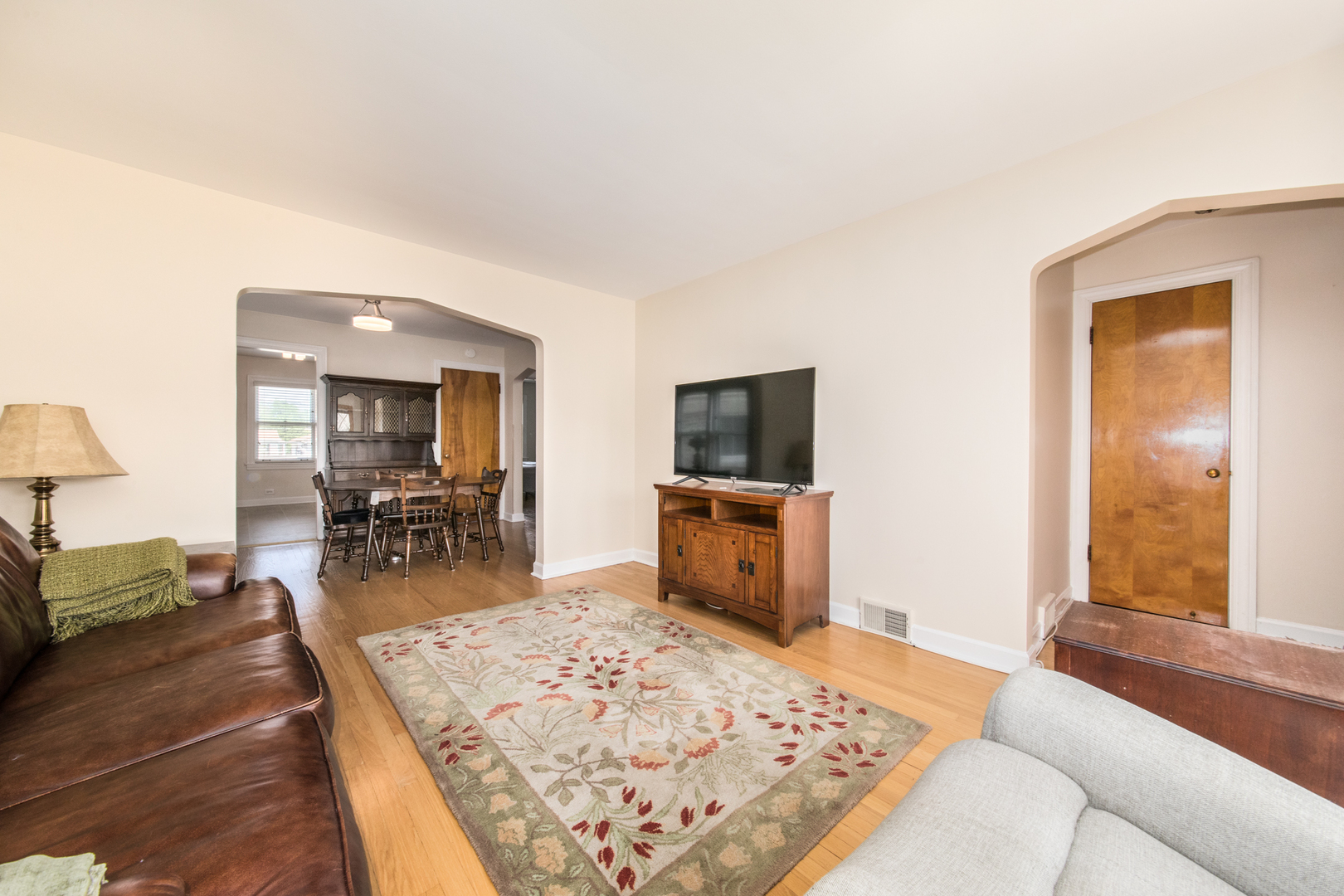 3rd image of 5950 W Foster Ave, Chicago, IL 60630 | MLS# 12704048