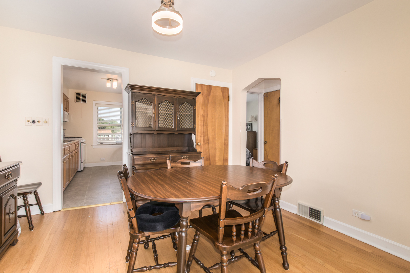 4th image of 5950 W Foster Ave, Chicago, IL 60630 | MLS# 12704048