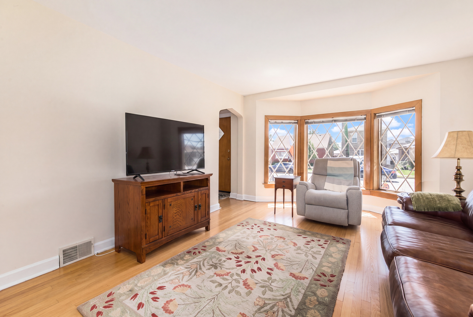 2nd image of 5950 W Foster Ave, Chicago, IL 60630 | MLS# 12704048