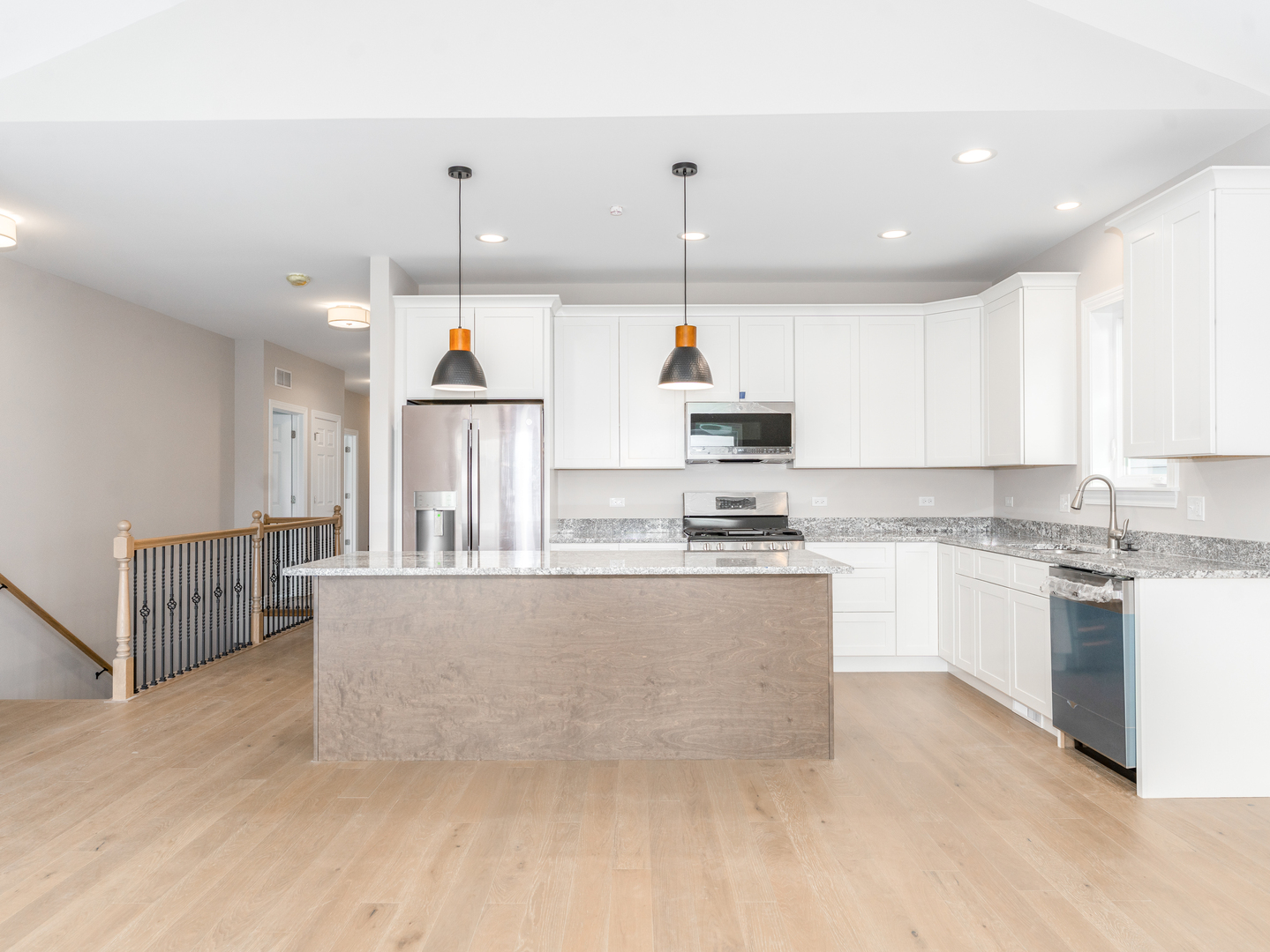 2nd image of 1452 Somerset Pl, Barrington, IL 60010 | MLS# 12704115