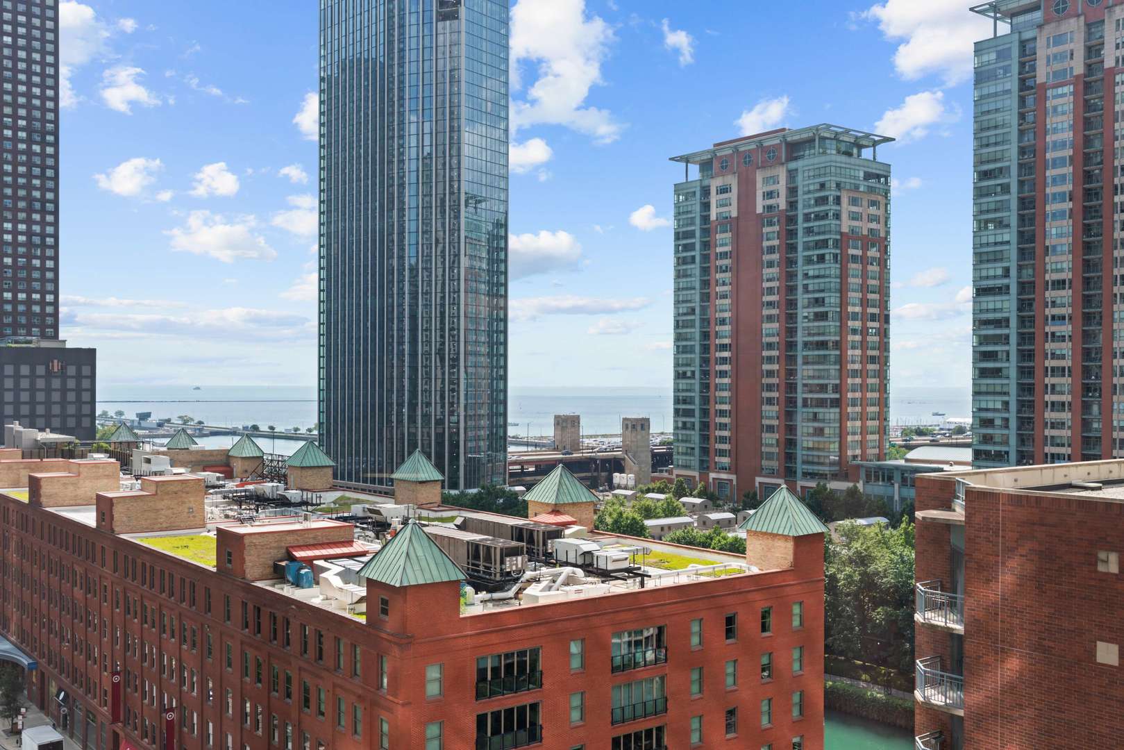 3rd image of 512 N Mcclurg Ct, Chicago, IL 60611