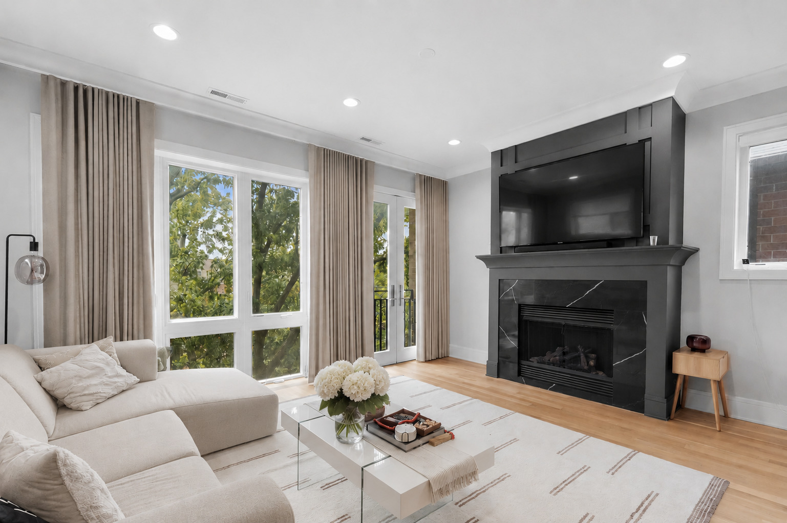 Homes for sale in Chicago, IL | 1516 W Diversey Ave #3, Chicago, IL 60614 | MLS# 12704362
