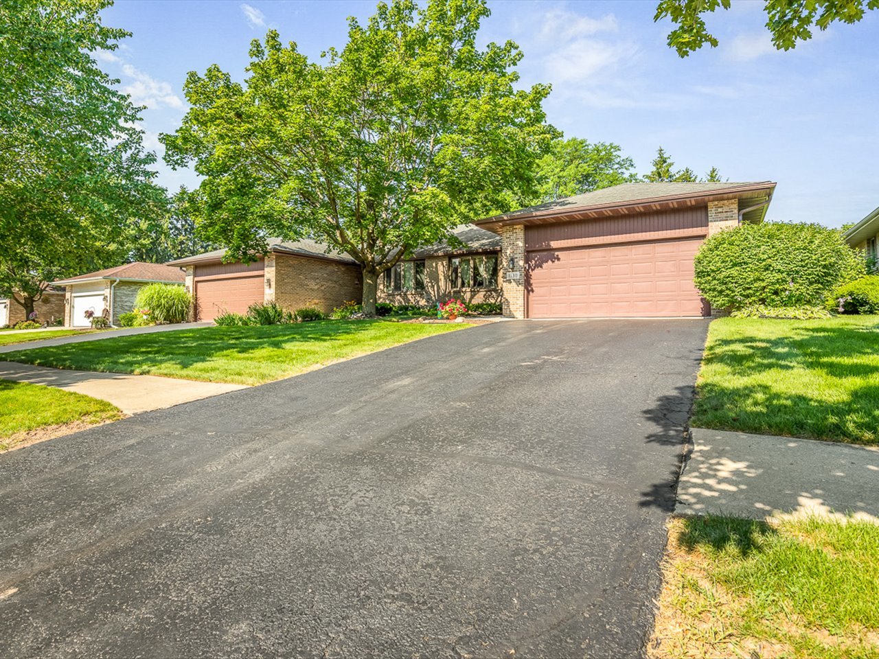 3rd image of 1130 Fox Chase Ln, Rockford, IL 61107