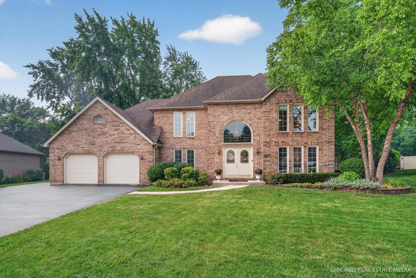1st image of 425 Brentwood Ct, Roselle, IL 60172 | MLS# 12704487