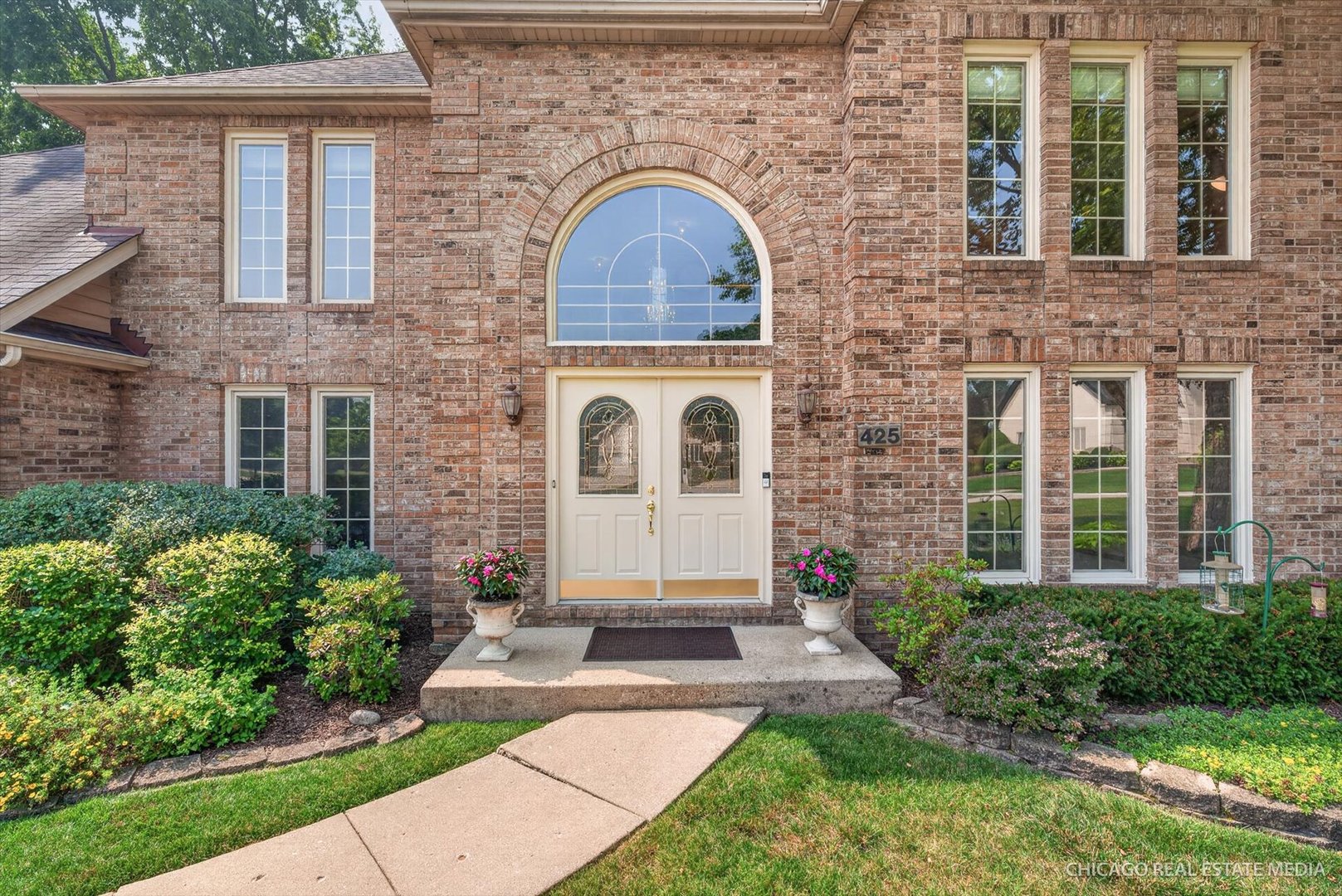 2nd image of 425 Brentwood Ct, Roselle, IL 60172 | MLS# 12704487
