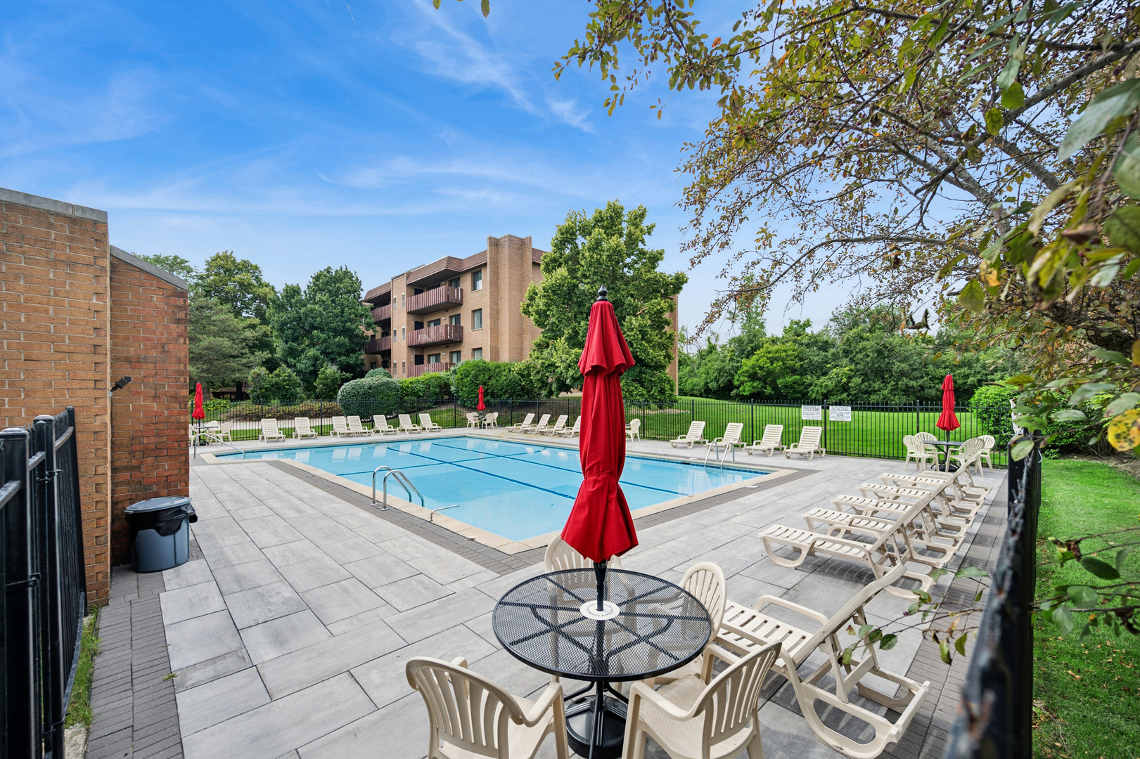 2nd image of 1795 Lake Cook Rd, Highland Park, IL 60035