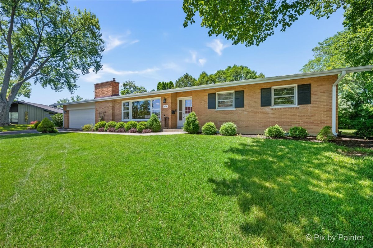 1st image of 824 Skyline Dr, Barrington, IL 60010 | MLS# 12704532