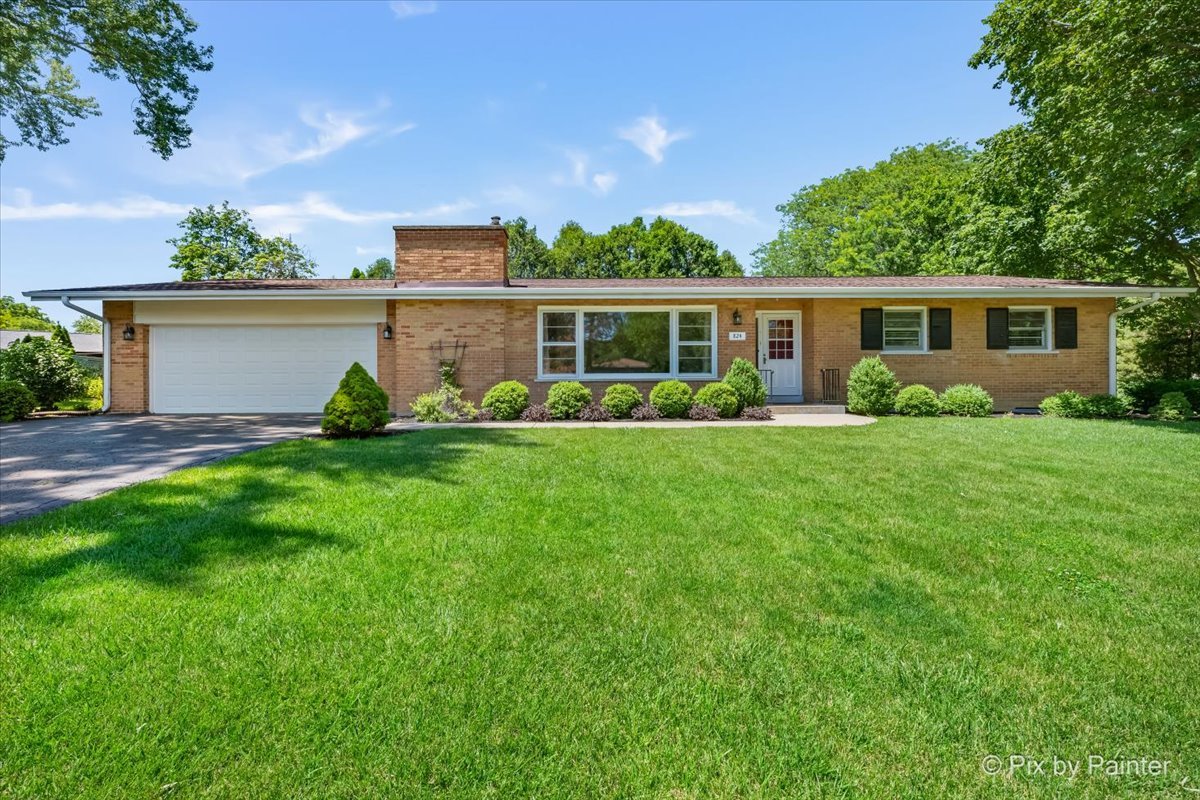 2nd image of 824 Skyline Dr, Barrington, IL 60010 | MLS# 12704532