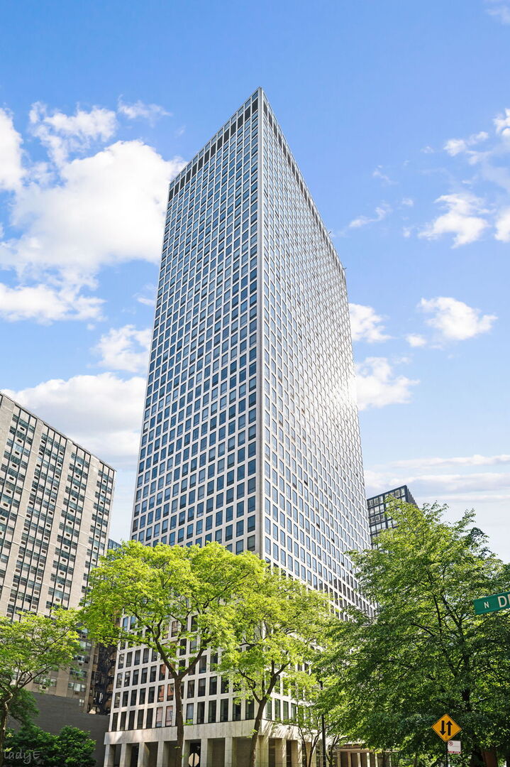 1st image of 260 E Chestnut St #512, Chicago, IL 60611 | MLS# 12704568