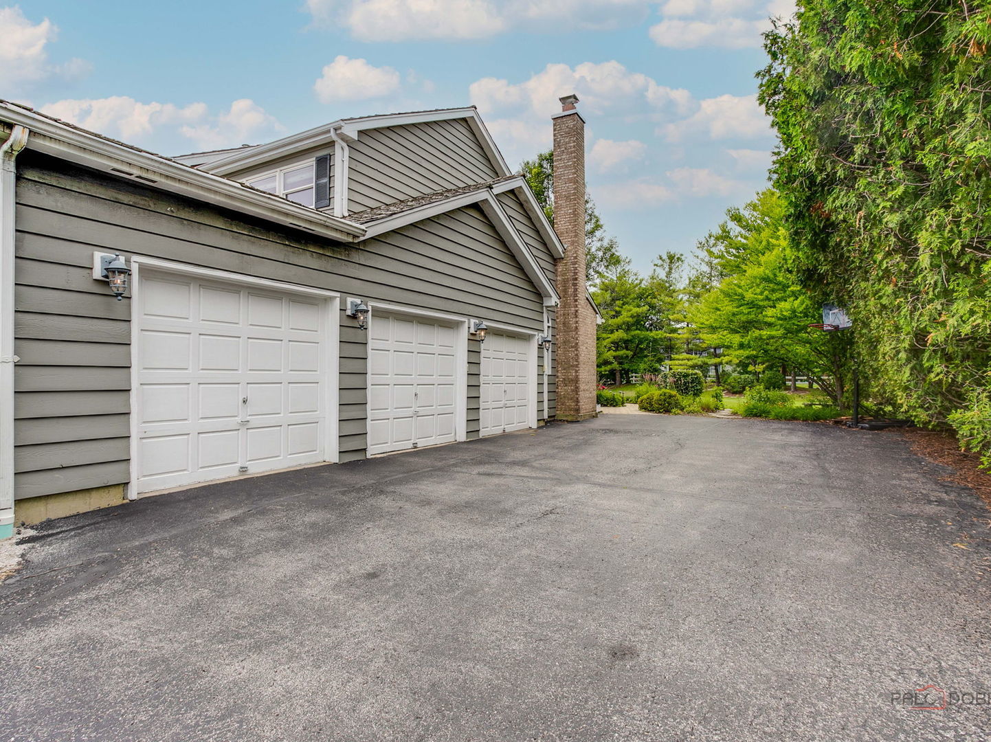 2nd image of 17945 W Pond Ridge Cir, Gurnee, IL 60031 | MLS# 12704570