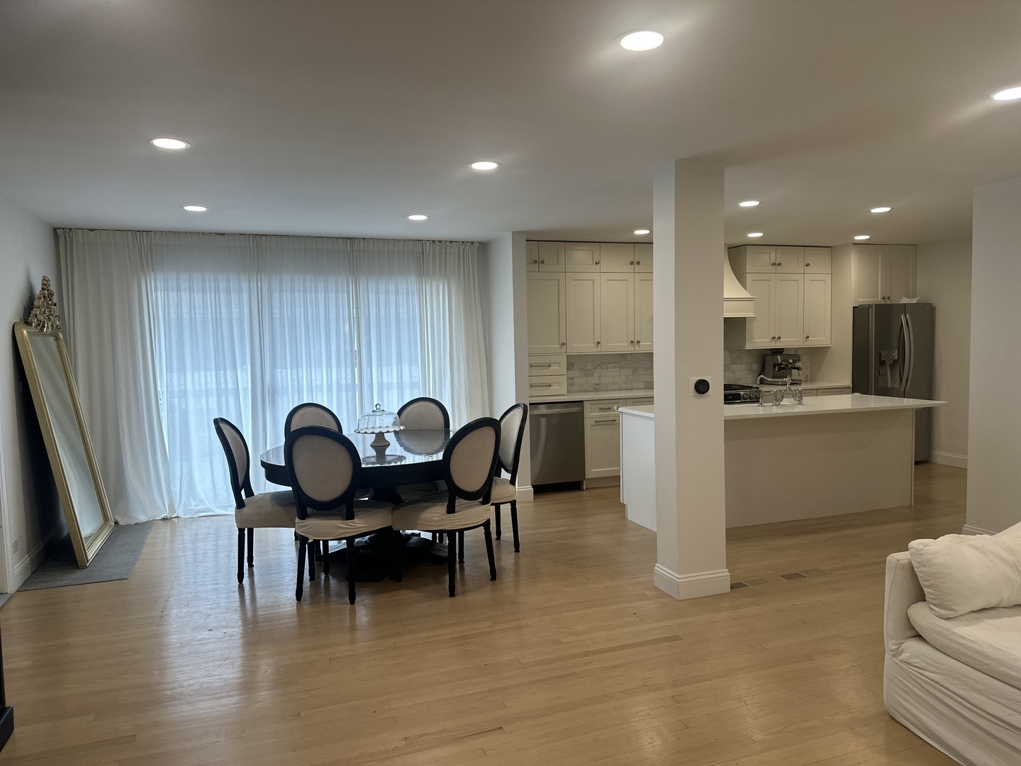 5th image of 8425 W Sunnyside Ave, Chicago, IL 60656 | MLS# 12704571