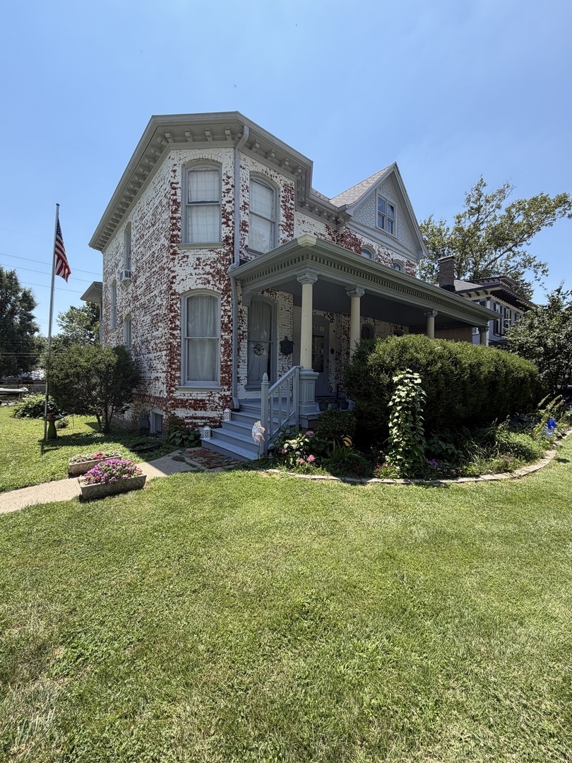 Homes for sale in Decatur, IL | 451 W Macon St, Decatur, IL 62522 | MLS# 12704582