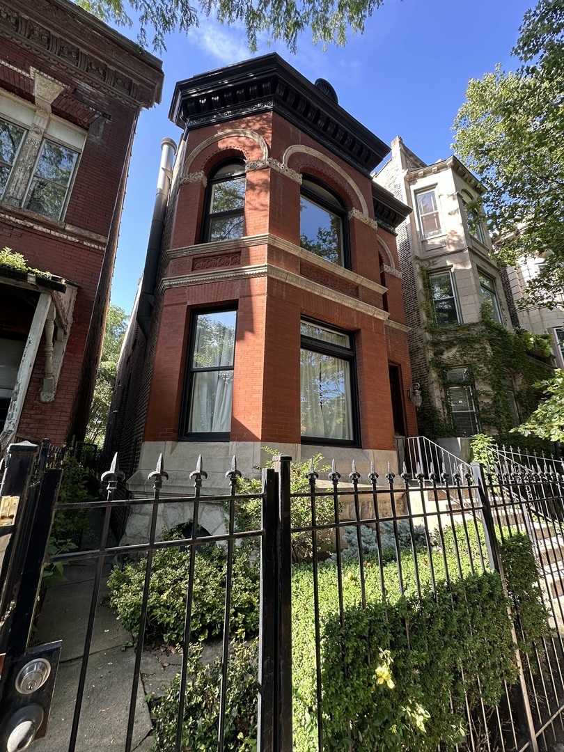 Homes for sale in Chicago, IL | 2034 W Potomac Ave, Chicago, IL 60622 | MLS# 12704593