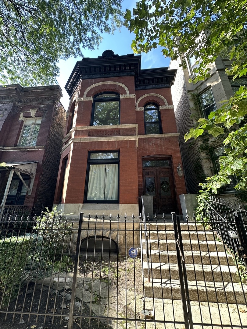 Homes for sale in Chicago, IL | 2034 W Potomac Ave, Chicago, IL 60622 | MLS# 12704593