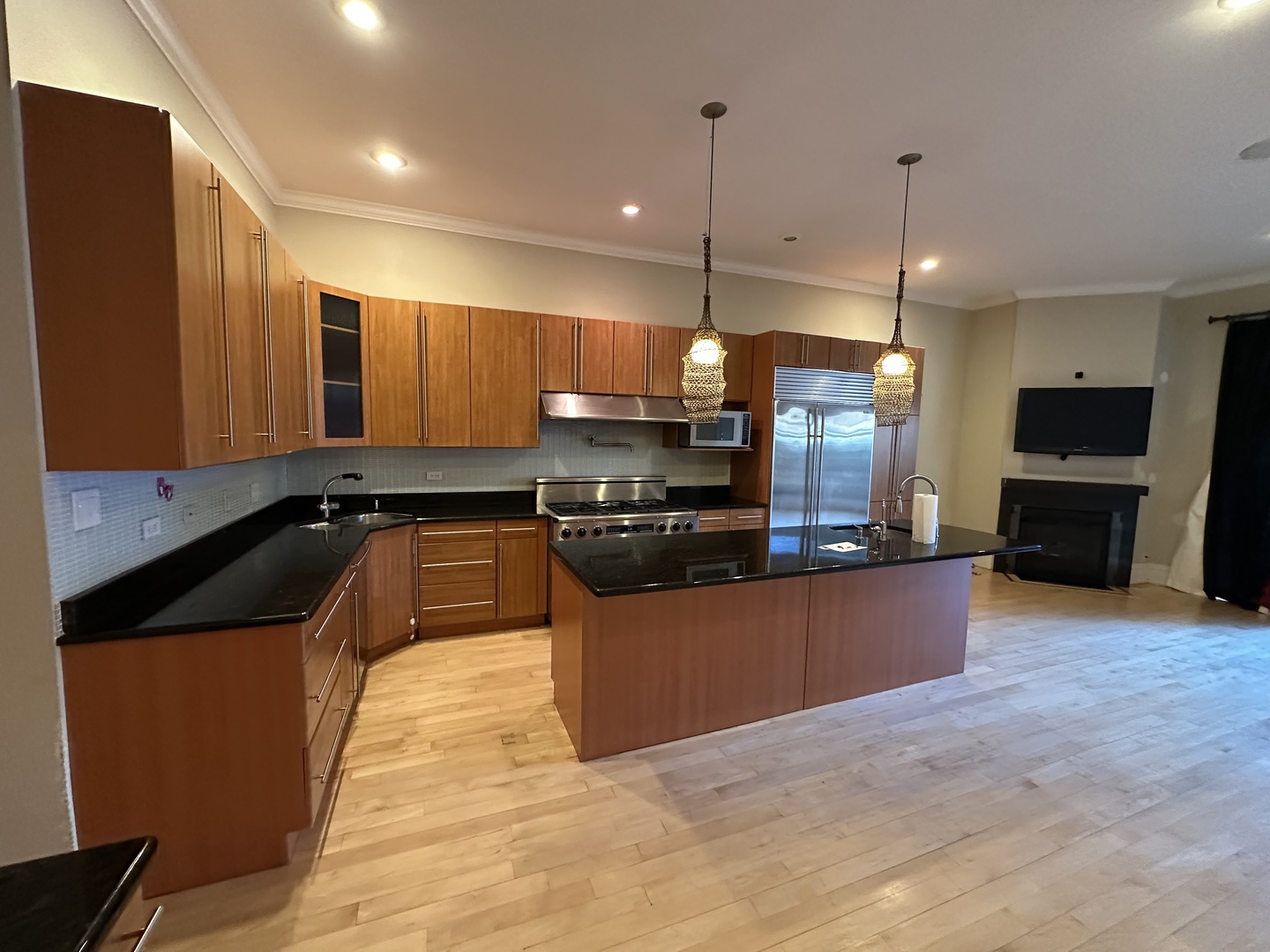 Homes for sale in Chicago, IL | 2034 W Potomac Ave, Chicago, IL 60622 | MLS# 12704593
