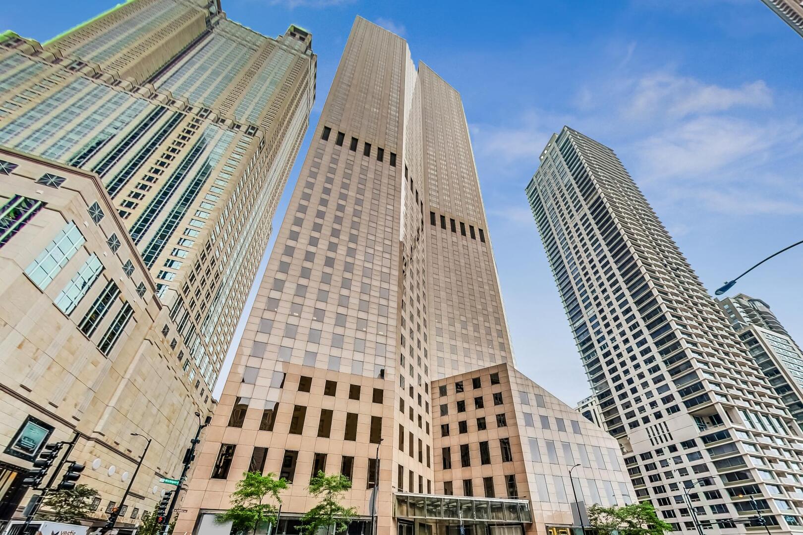 1st image of 950 N Michigan Ave, Chicago, IL 60611