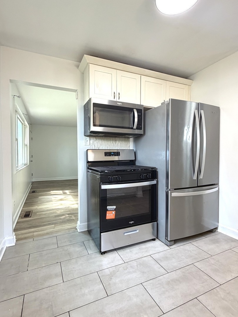 3rd image of 1326 Imperial Ave, Calumet City, IL 60409 | MLS# 12704656
