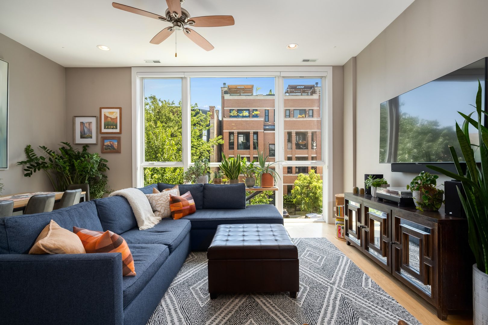 2nd image of 1936 W Armitage Ave #2W, Chicago, IL 60622 | MLS# 12704695