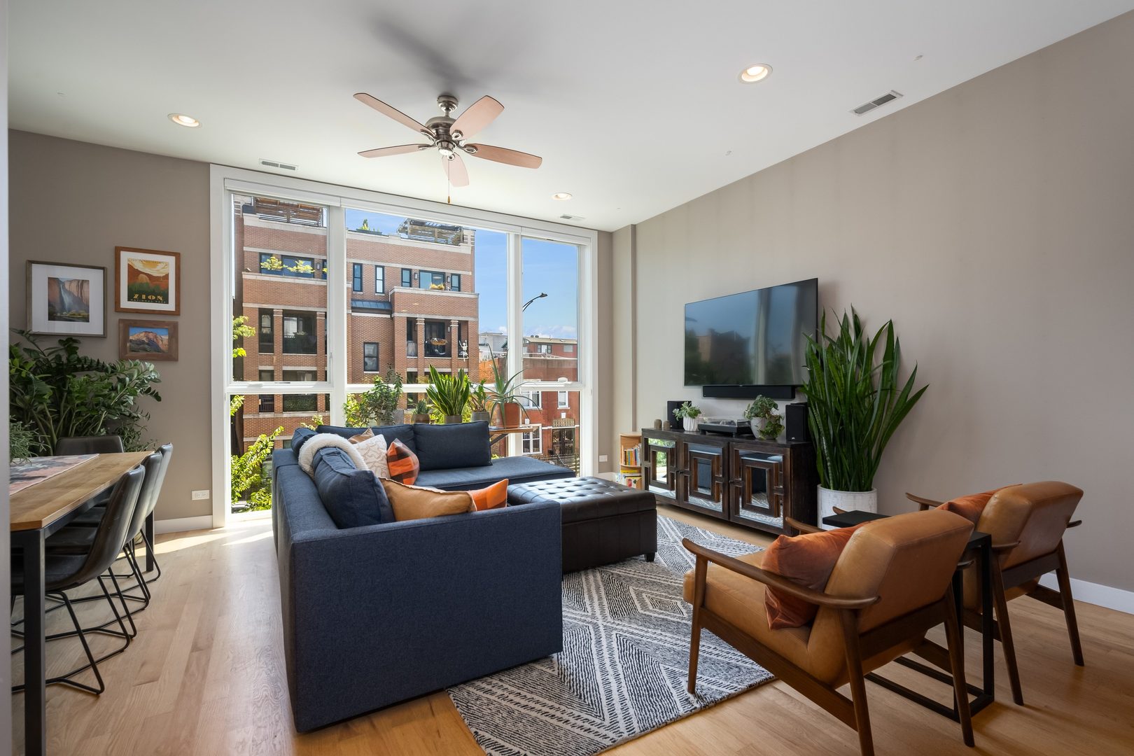 3rd image of 1936 W Armitage Ave #2W, Chicago, IL 60622 | MLS# 12704695