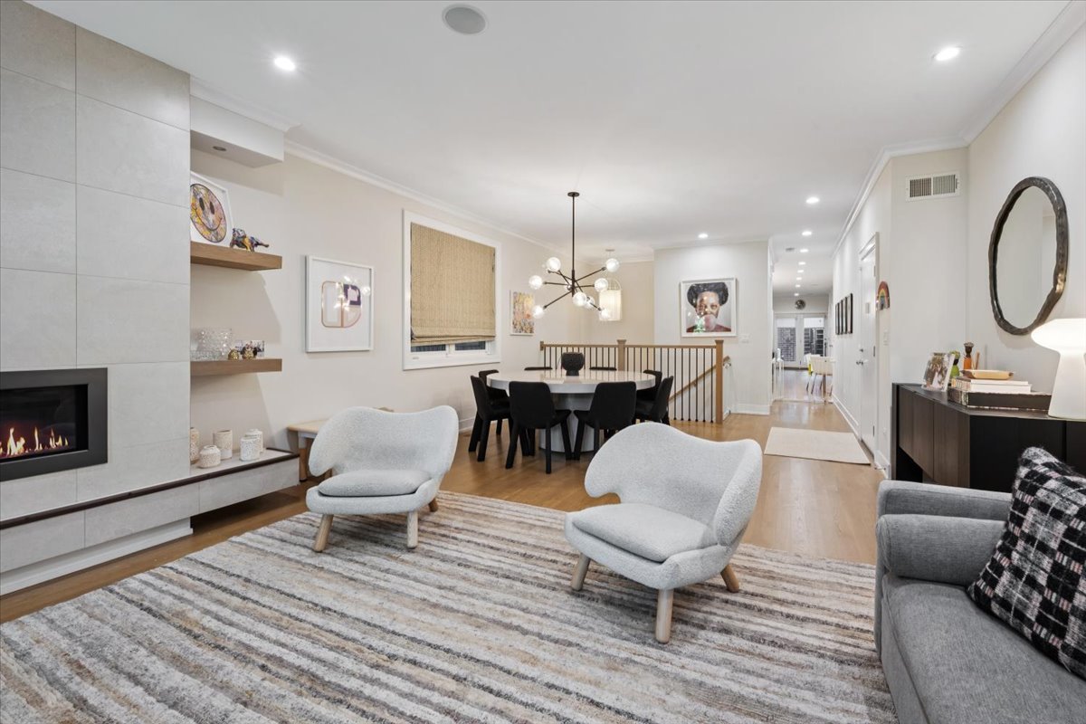 2nd image of 925 W Montana St #1E, Chicago, IL 60614 | MLS# 12704705