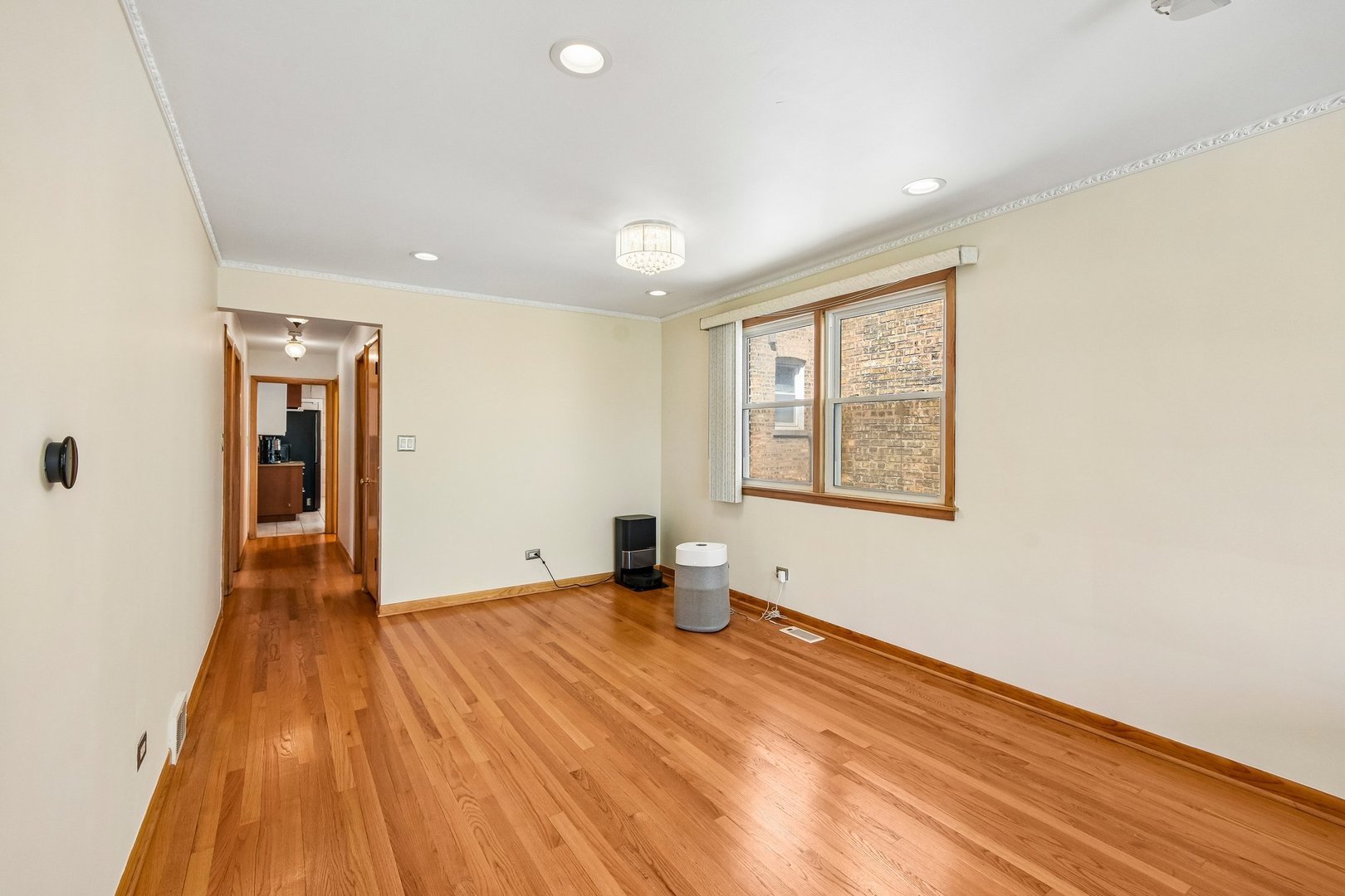 Homes for sale in Chicago, IL | 1914 W Farwell Ave, Chicago, IL 60626 | MLS# 12704710