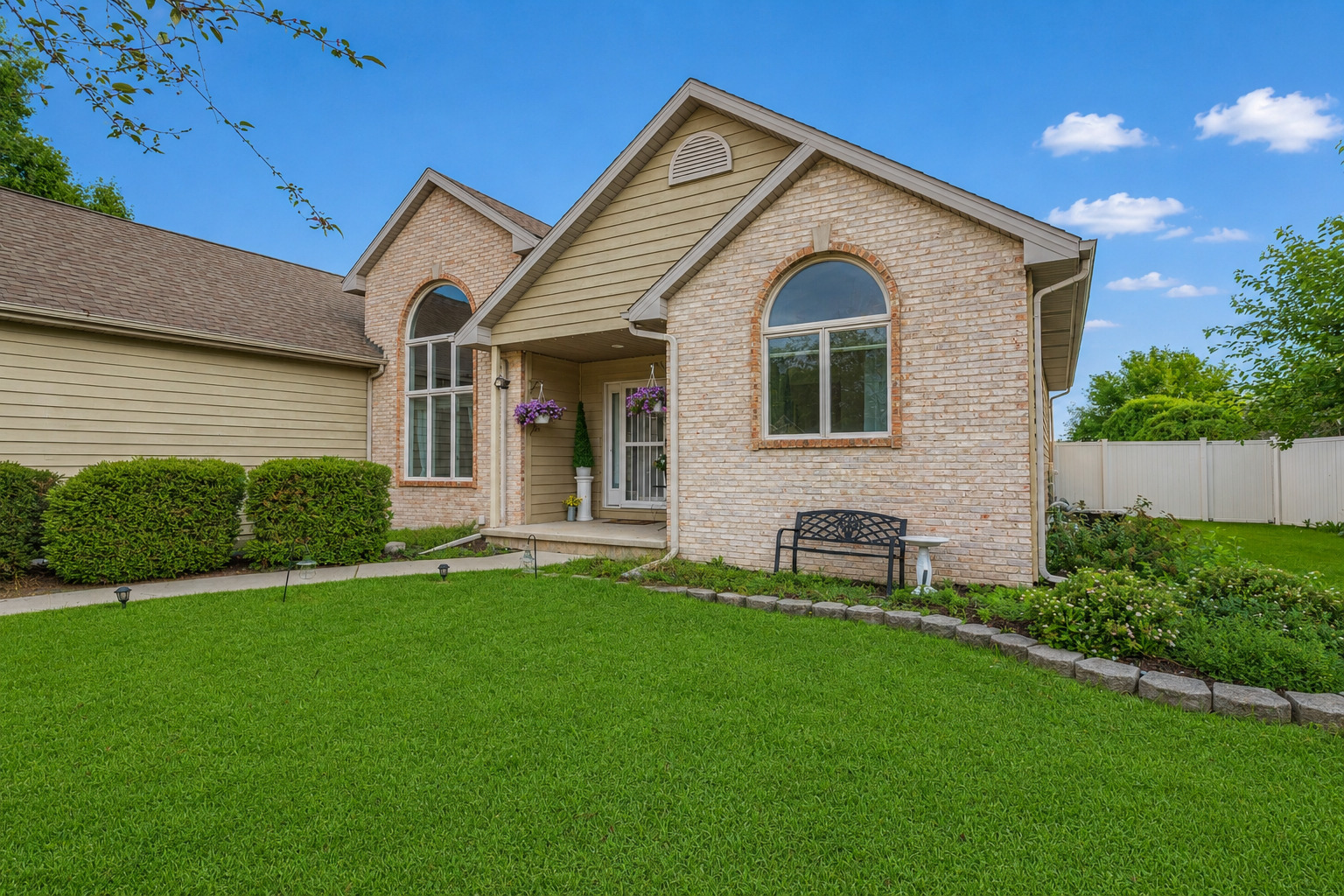 Homes for sale in Bourbonnais, IL | 219 Greenbriar Ln, Bourbonnais, IL 60914 | MLS# 12704715
