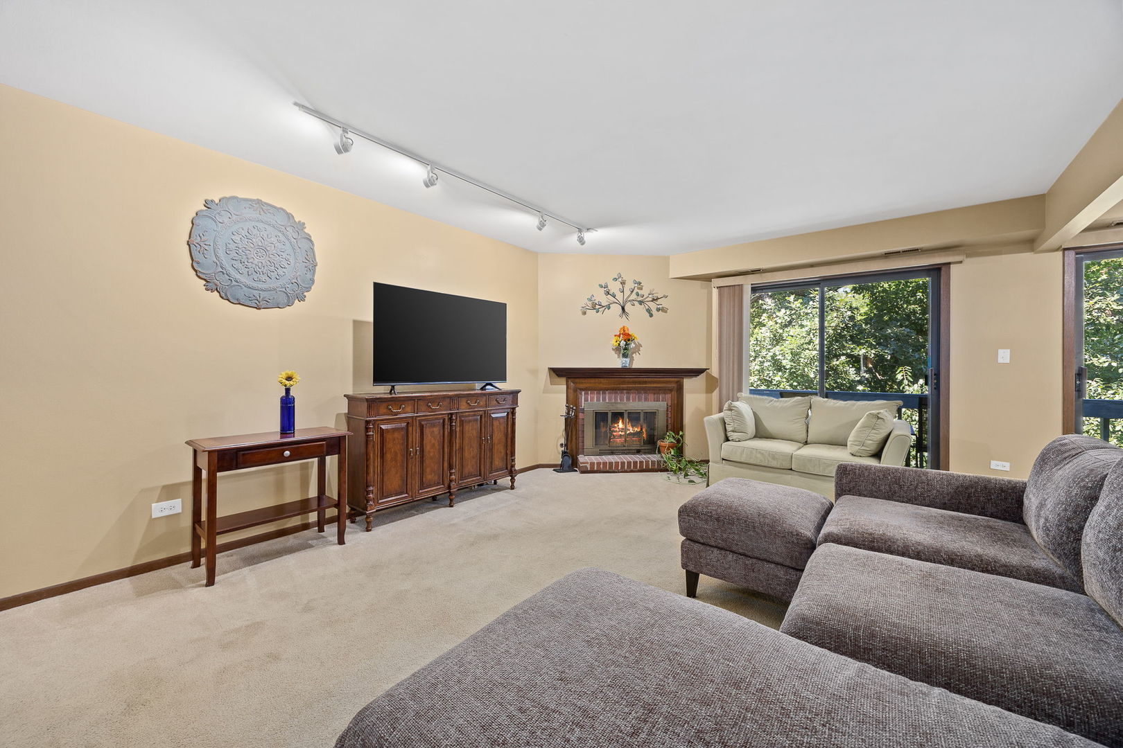 3rd image of 1884 Portsmouth Dr #C, Lisle, IL 60532 | MLS# 12704719