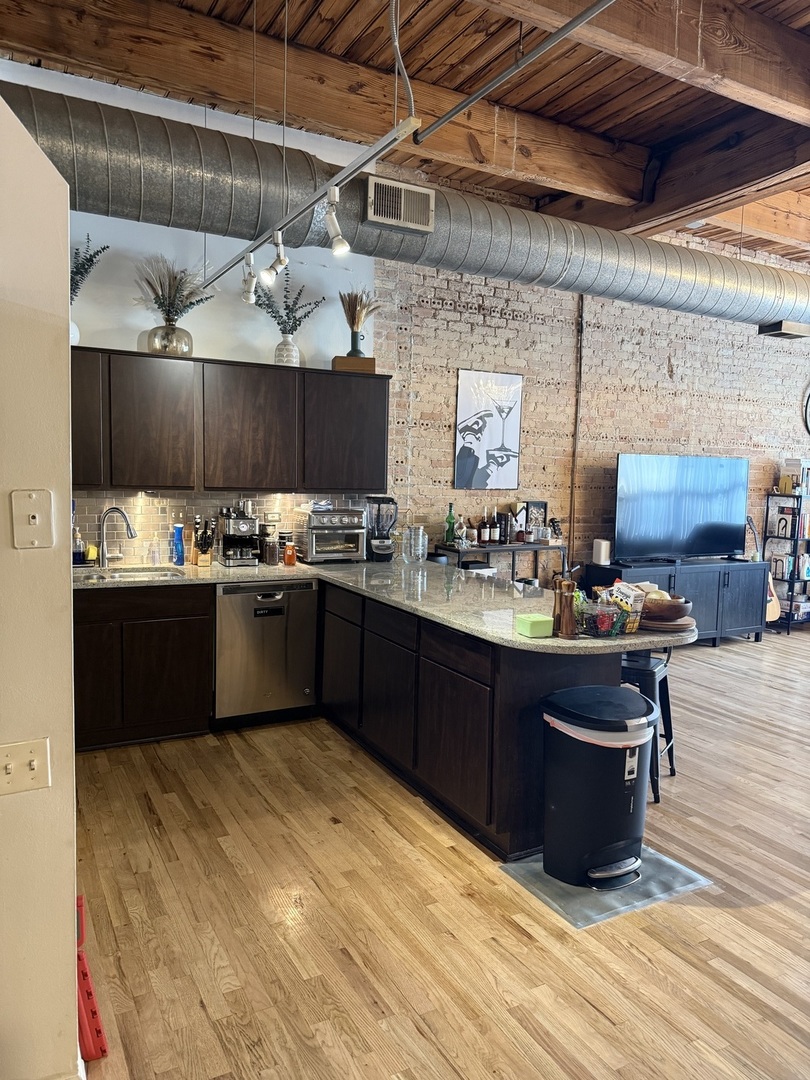 Homes for sale in Chicago, IL | 1017 W Washington Blvd #2E, Chicago, IL 60607 | MLS# 12704737