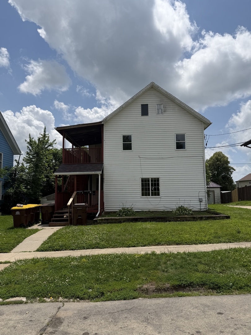 Homes for sale in Freeport, IL | 609 W Pleasant St, Freeport, IL 61032 | MLS# 12704800