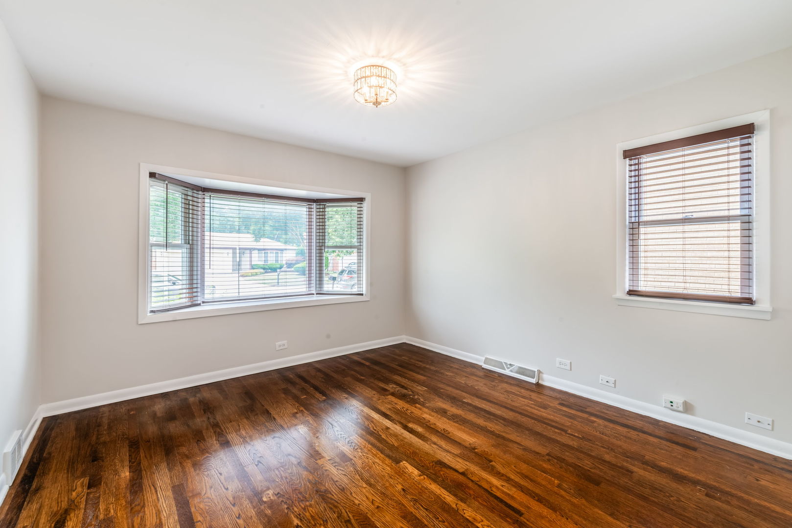 Homes for sale in Elmhurst, IL | 537 N Walnut St, Elmhurst, IL 60126 | MLS# 12704809