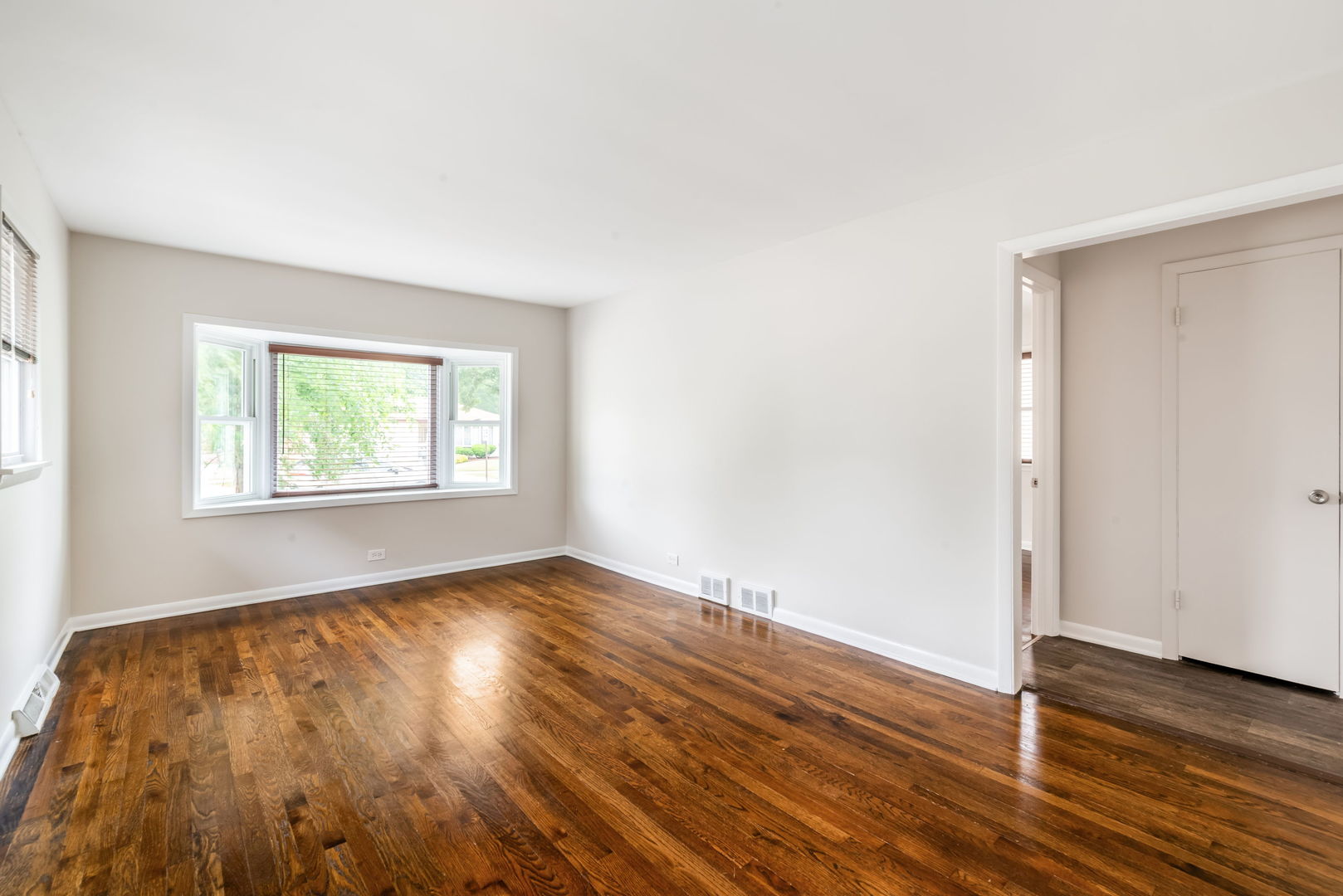 Homes for sale in Elmhurst, IL | 537 N Walnut St, Elmhurst, IL 60126 | MLS# 12704809