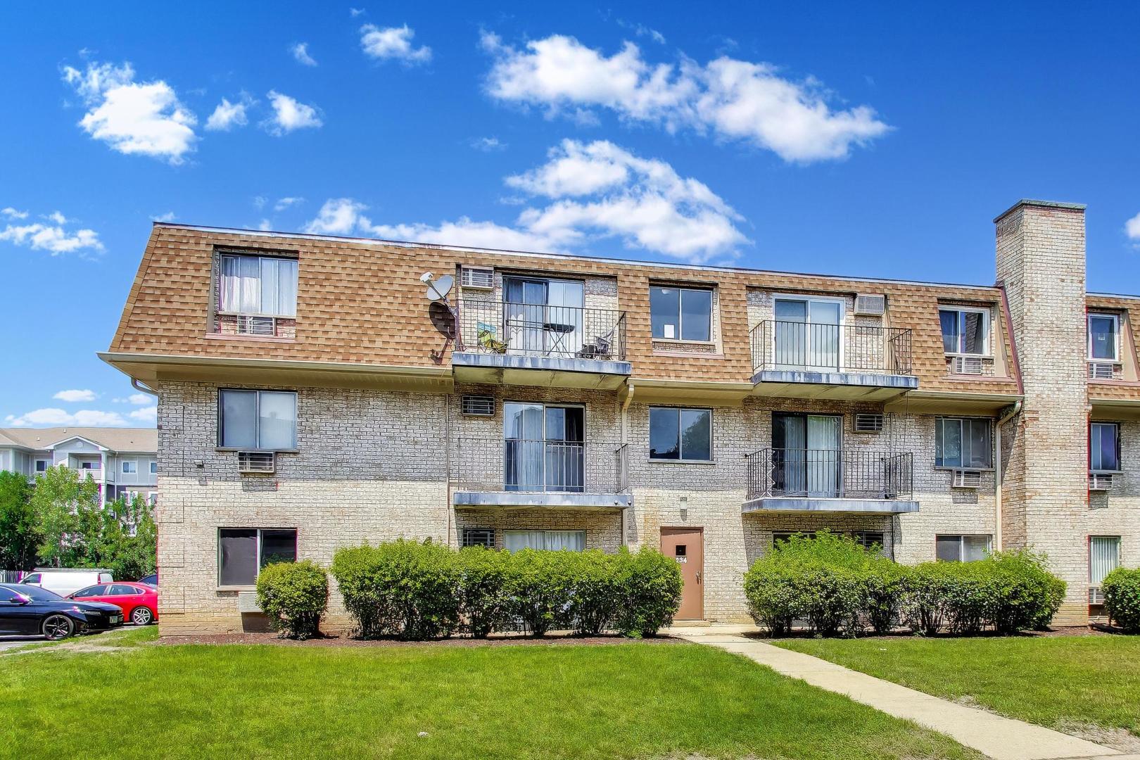 2nd image of 234 Shorewood Dr, Glendale Heights, IL 60139