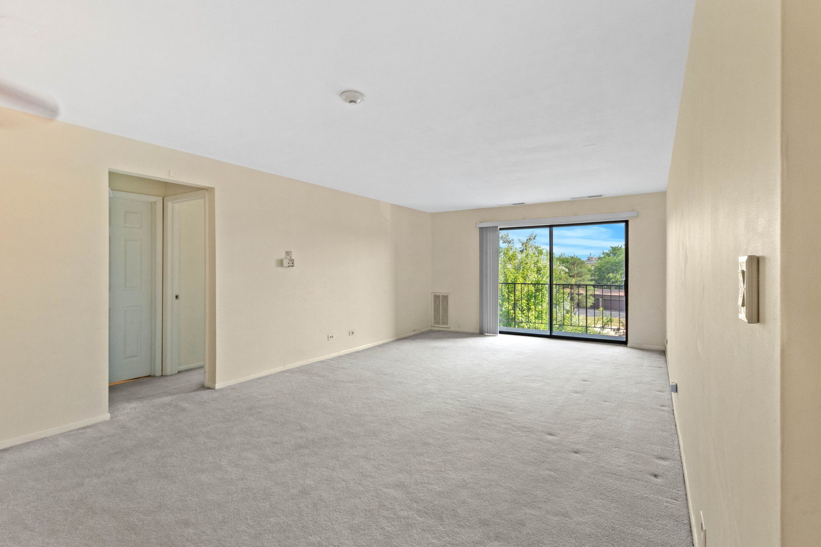 Homes for sale in Northbrook, IL | 2100 Valencia Dr #300B, Northbrook, IL 60062 | MLS# 12704915