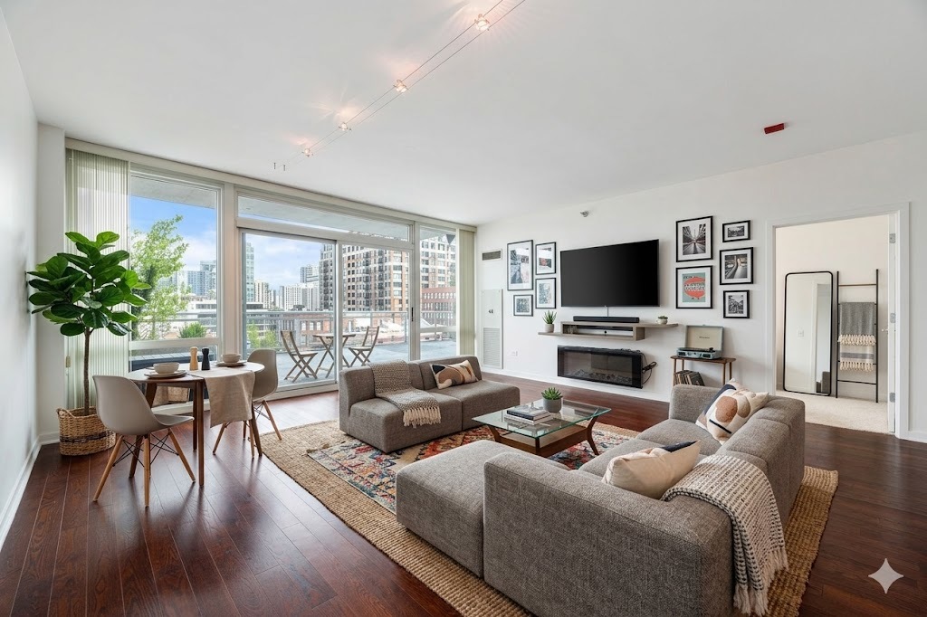 5th image of 757 N Orleans St, Chicago, IL 60654