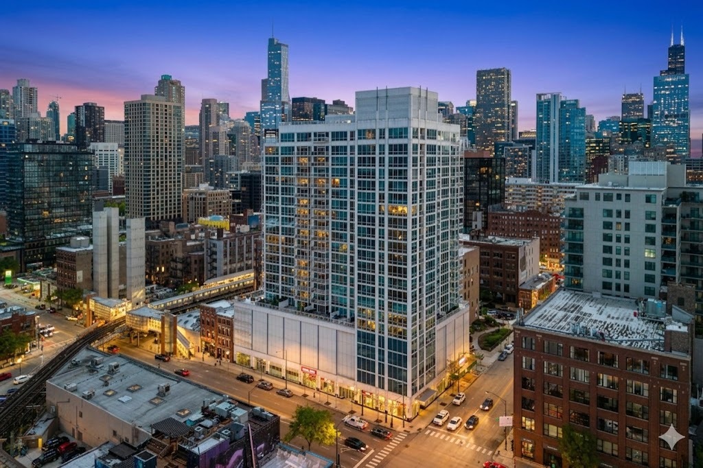 3rd image of 757 N Orleans St, Chicago, IL 60654