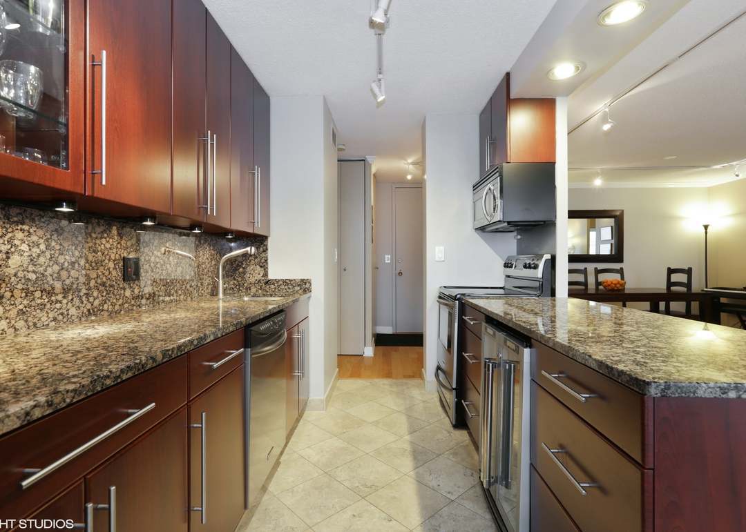 4th image of 3150 N Sheridan Rd #24B, Chicago, IL 60657 | MLS# 12704935