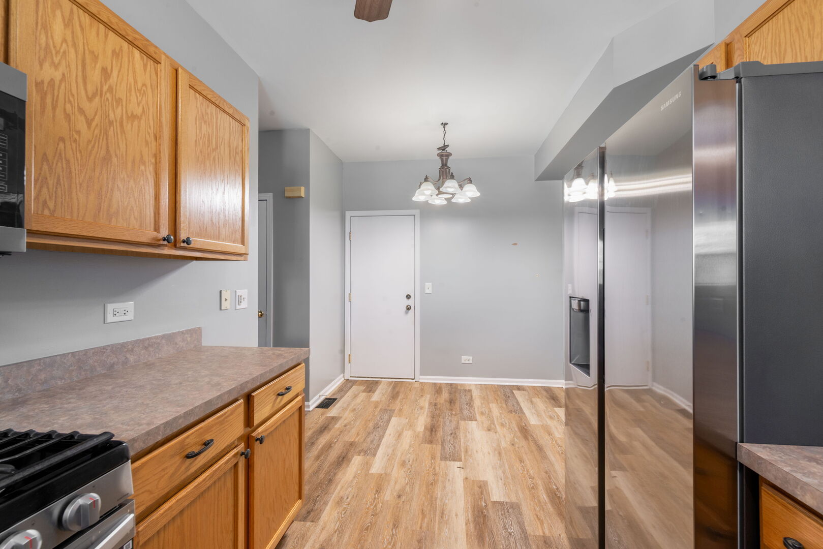 5th image of 798 County Line Rd #798, Aurora, IL 60502 | MLS# 12704947