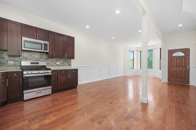 Homes for sale in Chicago, IL | 3912 W Congress Pkwy, Chicago, IL 60624 | MLS# 12704964
