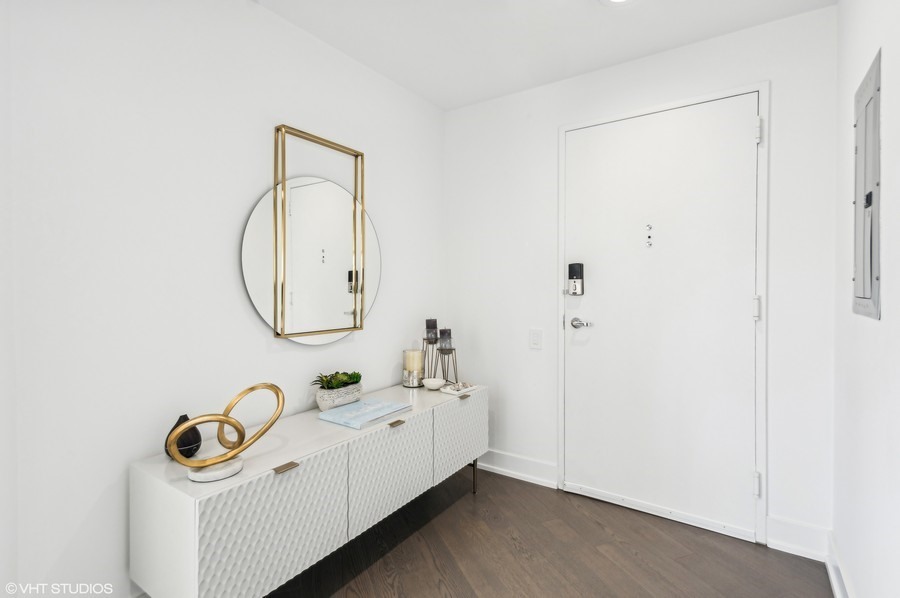 2nd image of 510 W Erie St #1701, Chicago, IL 60654 | MLS# 12705036