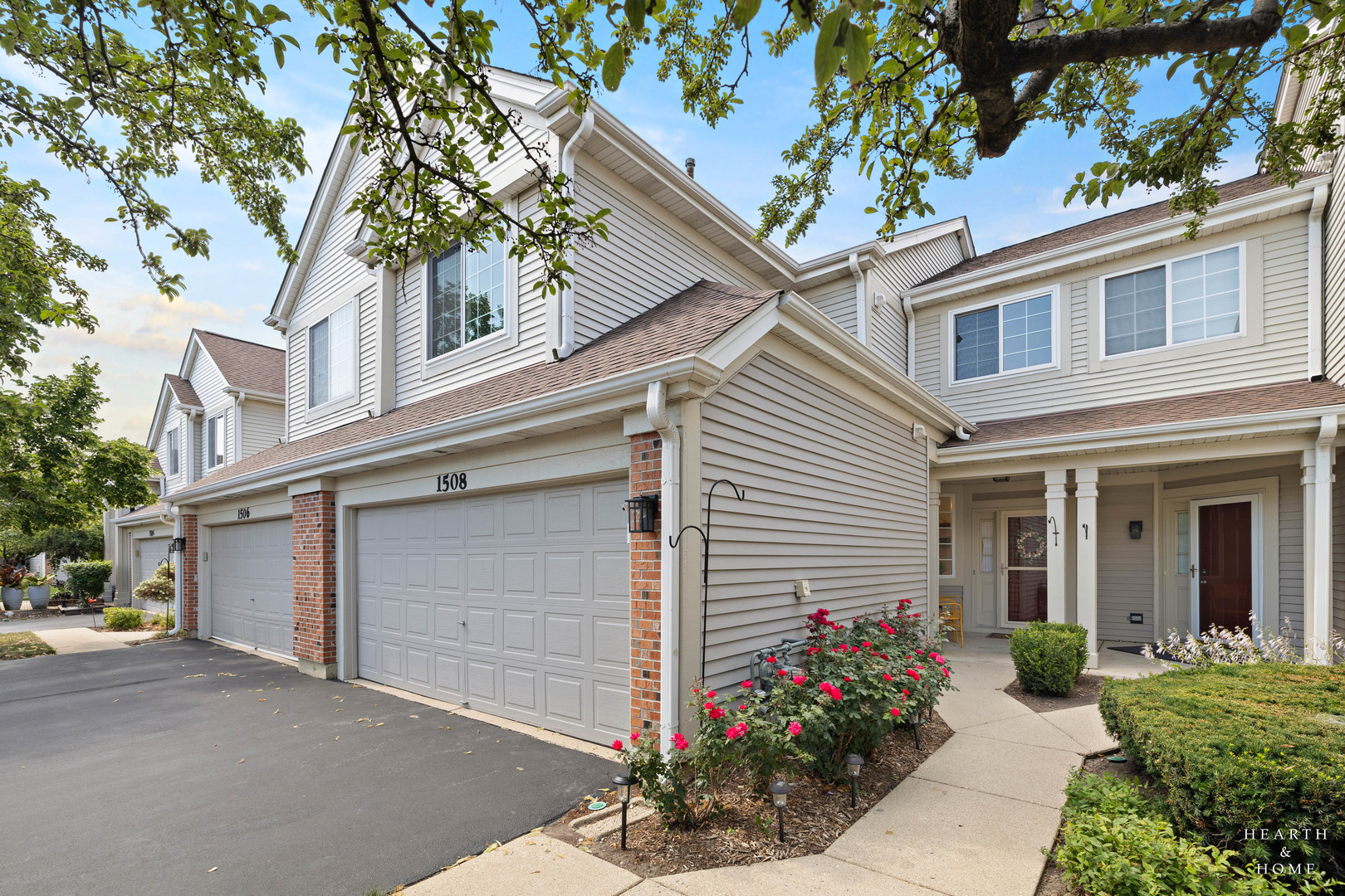 Homes for sale in Palatine, IL | 1508 N Waterbury Cir, Palatine, IL 60074 | MLS# 12705075