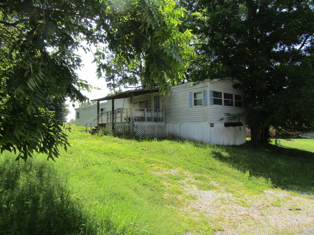 2nd image of 302 Dunn St, Elizabethtown, IL 62931 | MLS# 12705102