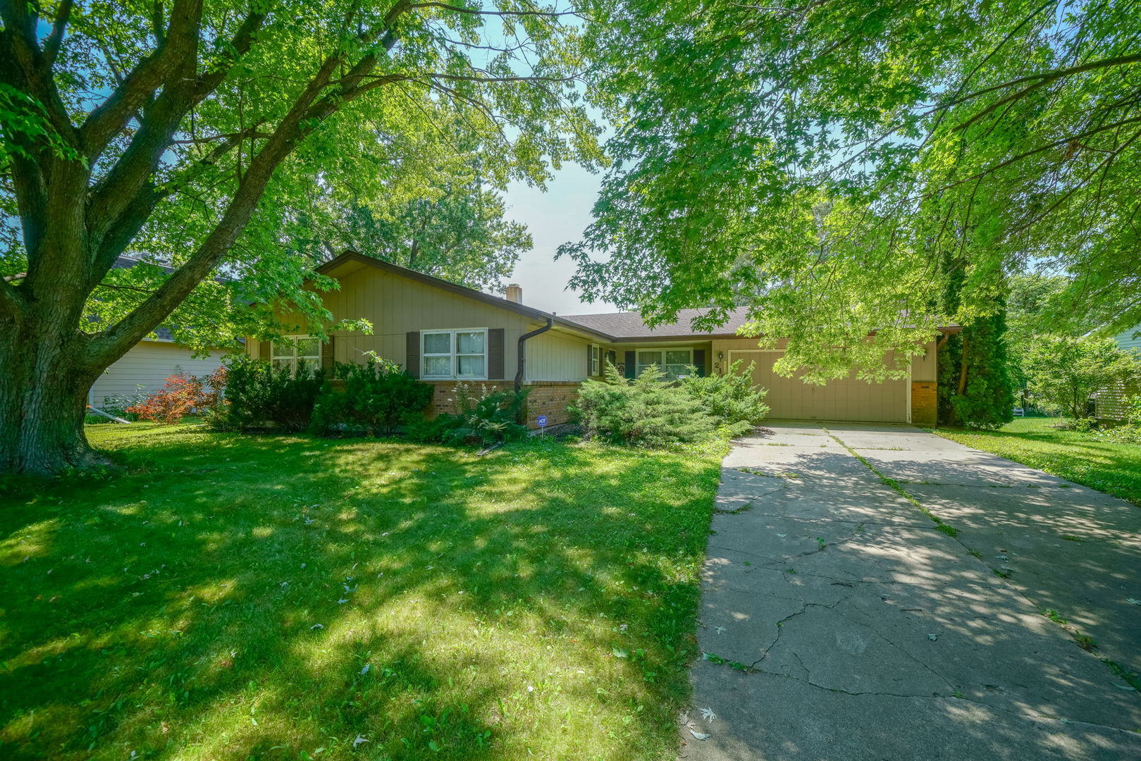 Homes for sale in Rochelle, IL | 210 Drake Ave, Rochelle, IL 61068 | MLS# 12705105
