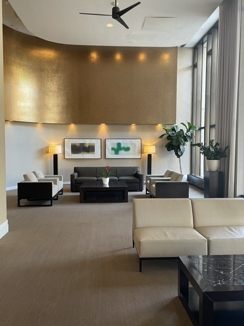 4th image of 3930 N Pine Grv Ave, Chicago, IL 60613