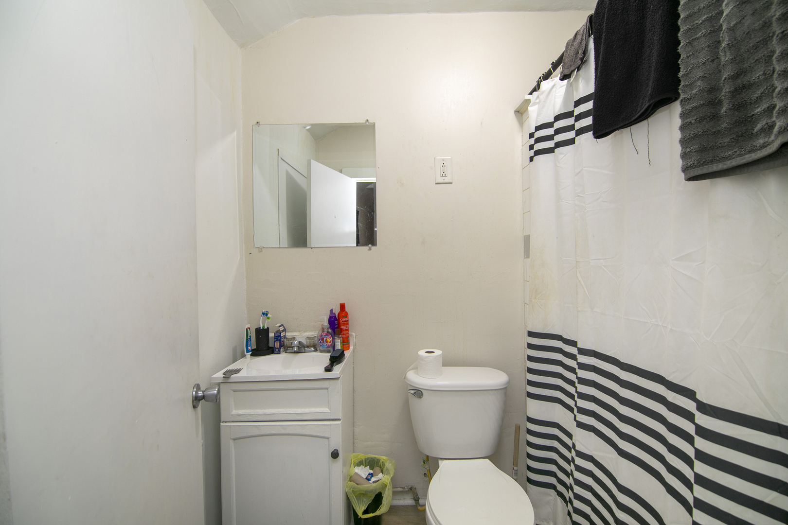 15th image of 220 1/2 Entrance Ave S, Kankakee, IL 60901 | MLS# 12705117
