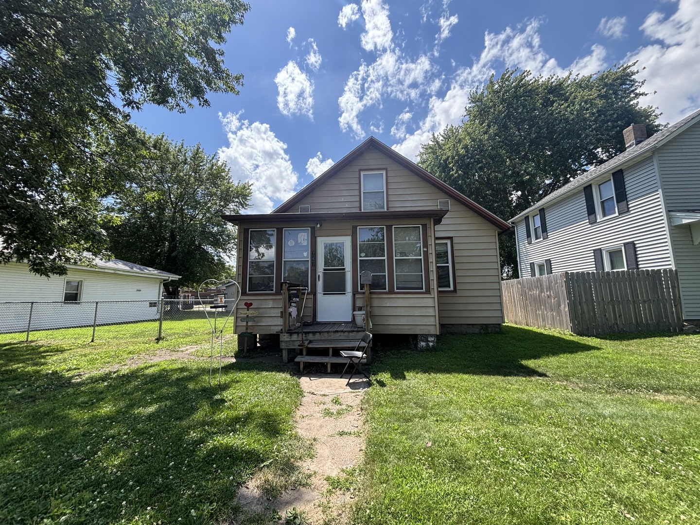 Homes for sale in East Moline, IL | 747 20th St, East Moline, IL 61244 | MLS# 12705182