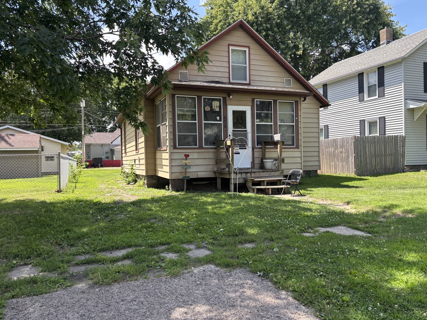 Homes for sale in East Moline, IL | 747 20th St, East Moline, IL 61244 | MLS# 12705182