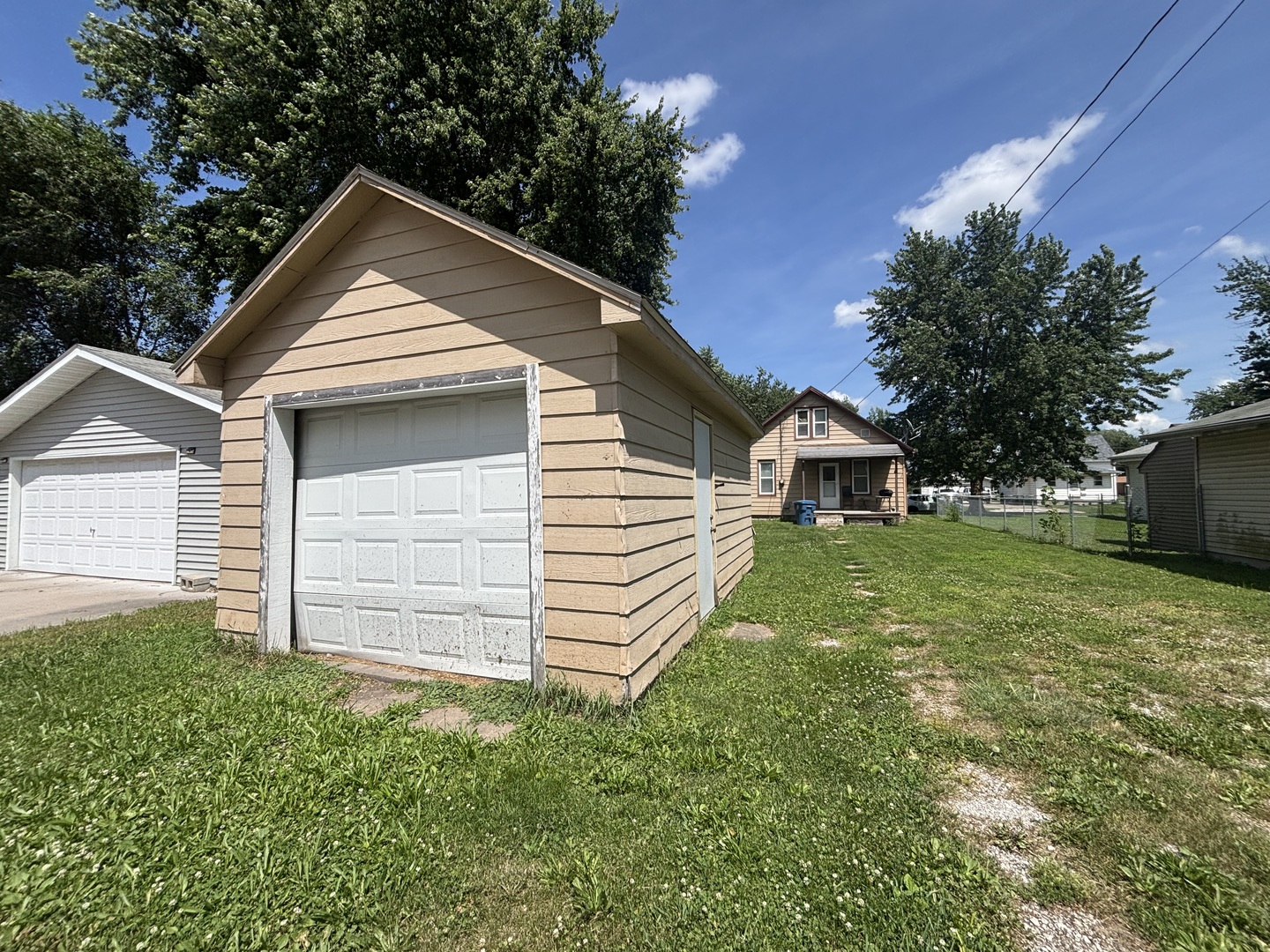 Homes for sale in East Moline, IL | 747 20th St, East Moline, IL 61244 | MLS# 12705182