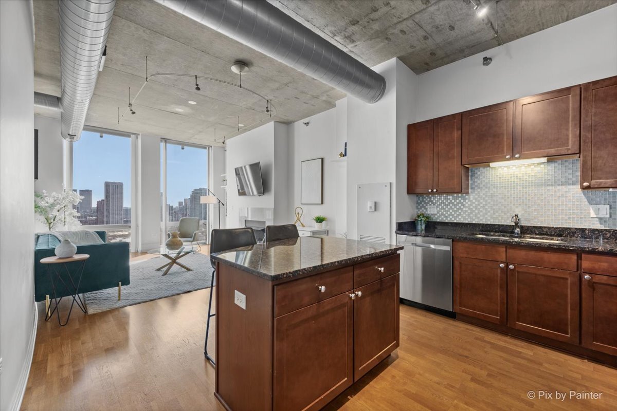 2nd image of 700 N Larrabee St #1811, Chicago, IL 60654 | MLS# 12705186