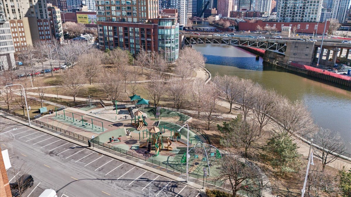 2nd image of 700 N Larrabee St, Chicago, IL 60654