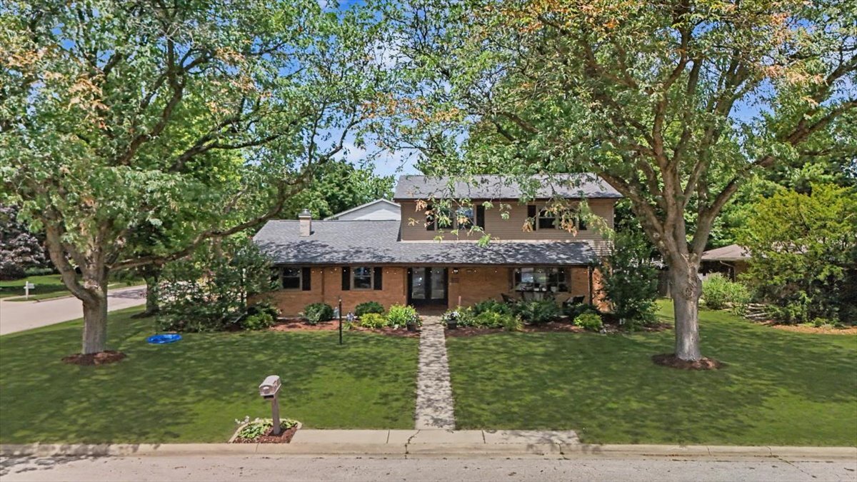 Homes for sale in Normal, IL | 1018 Porter Ln, Normal, IL 61761 | MLS# 12705196